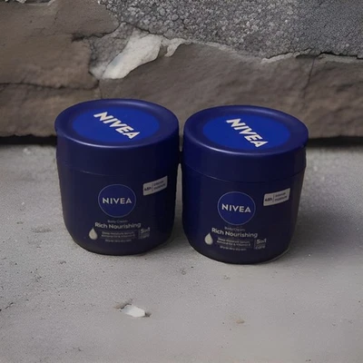 Pack de 2 Crema Corporal Nivea Mujer Rica Nutritiva Aceite de Almendras 400 ml Piel Seca Foto 1 de 4