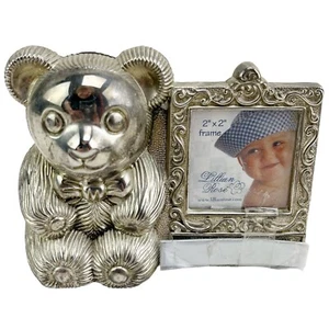 Banco de oso de peluche vintage plateado marco de fotos de bebé Lillian Rose 3,5" T 2x2" - Imagen 1 de 7