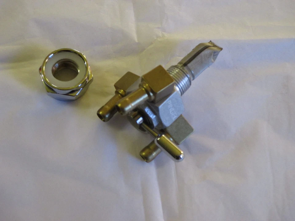 Kawasaki KH250 Pingel Powerflo triple salida grifo combustible de alto flujo. adaptador c/w. Foto 1 de 1