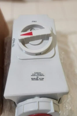 Genuine Mechanical Interlock 182172 - Type 1472 Outlet 380-415 Volts - OPEN BOX - Image 1 of 4