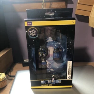 Doctor Who Digitaluhr Dalek Whizz Uhr mit Mini ferngesteuerter Figur - Bild 1 von 4