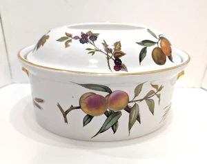 Royal Worcester Evesham Gold Large 4.5 Qt Oval Covered Casserole 12" England - Picture 1 of 8