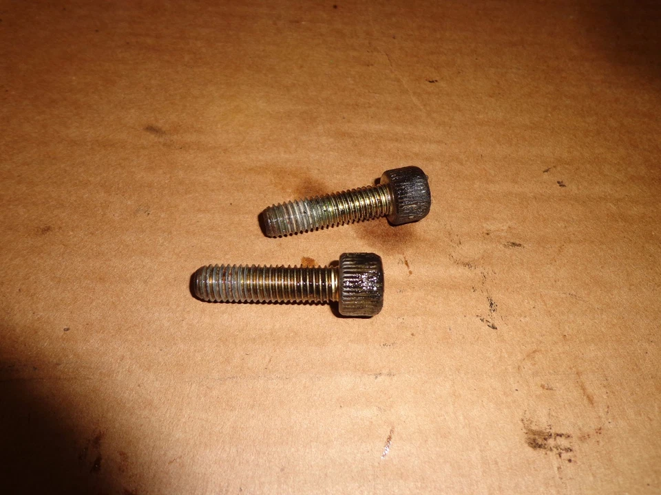 Tornillos de montaje electrónicos para cremallera de dirección asistida Toyota Supra MK3 1991-92 Foto 1 de 1