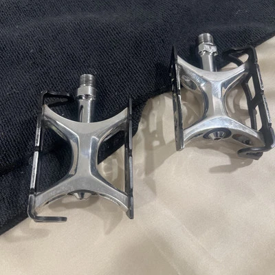 Pedales raros SUNTOUR SUPERBE NJS/pista con fecha BF junio 1985 en muy buen estado++ Foto 1 de 4