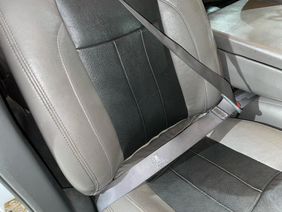 2006 - 2007 Dodge Ram 2500 Passenger RH Right Gray-D5 Front Seat Belt Retractor Foto 1 de 1