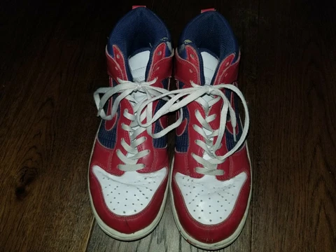 Nike Custom New York Knicks Red & White High Top Sneakers 336596 992 Sz 6.5 Y Cover