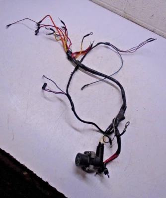 W5d MERCRUISER 3.7 ENGINE WIRING HARNESS 84-98269A4 165 170 180 190 470 488 - Image 1 of 4