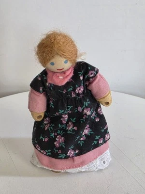 Vestido Floral Vintage Tailandés Madera Flexible Muñeca Cabello Rubio Tailandia 4.5" Foto 1 de 4