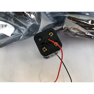 3 Pieces AA Square Battery Holder with Wire Leads - Picture 1 of 4