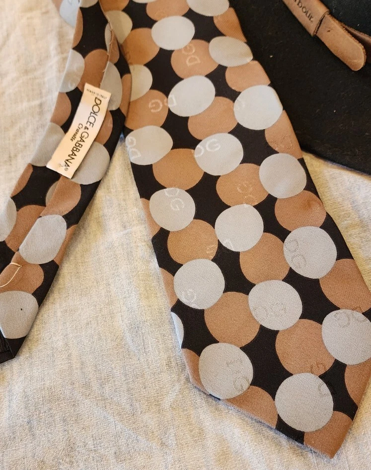 Corbata de seda Dolce & Gabbana negra con lunares 100 % seda Italia nueva sin etiquetas Foto 1 de 4