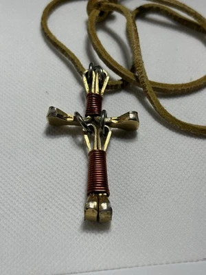 Ожерелье с крестом для ногтей и медная проволока ручная работа желтовато-коричневая кожаная веревка, подвеска - Изображение 1 из 3