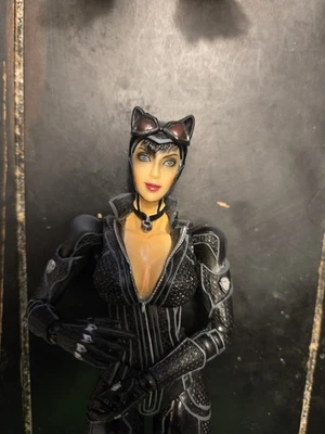 Figura Batman Arkham City Square Enix Play Arts Kai Catwoman Sin Accesorios Foto 1 de 4