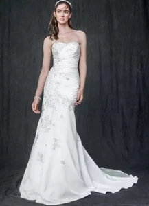 Women's Ivory Colored Wedding Dress - Picture 1 of 18
