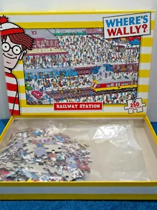 WHERE'S WALLY? - RAILWAY STATION - 250 PIECE JIGSAW PUZZLE - 100% COMPLETE - VGC - Picture 1 of 4