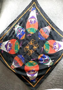 Vintage koreanischer schwarzer Schal mit Heißluftballons Motiv. Quadrat 34"x35" 100% Polyester - Bild 1 von 8