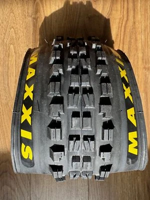 Maxxis Minion DHF Front 24x2.40 Wire 3C Maxx Grip Clincher 2-ply 60TPI Black - Image 1 of 4