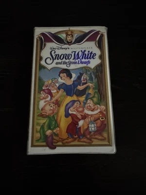 Walt Disney Masterpiece “Snow White And The Seven Dwarfs” (VHS- Clamshell)  - Image 1 of 3