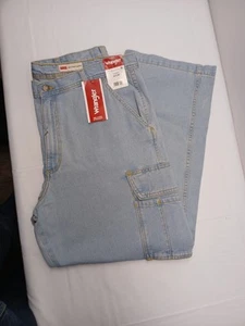 Men's Wrangler Relaxed Straight Jeans Size 38x30 Brand New - Picture 1 of 3