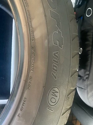 JUEGO DE 4 - Neumáticos Yokohama Advan Sport v107 - 275/50ZR20 113Y - USADOS Foto 1 de 4