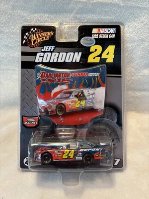 Winners Circle #24 Jeff Gordon Dupont 1:64 Dicast Car - NASCAR - Imán de capó Foto 1 de 3