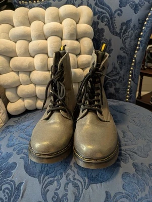 Dr Martens (7091) Gunmetal Metallic Vegan Leather Lace Up Boots Size 6.5 - Image 1 of 4