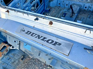 JDM SUZUKI SIERRA JIMNY JA11 CARROCERÍA DUNLOP PLACA ACERO INOXIDABLE EMBLEMA - Imagen 1 de 11