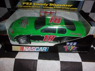 Pez Caramelle Dispenser Gara Nascar #18 Interstate Batterie Auto Bobby Labonte - Immagine 1 di 4