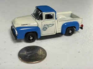 M2 Machines Pan American Airport Service 1956 Ford F-100 1:64 - Picture 1 of 9