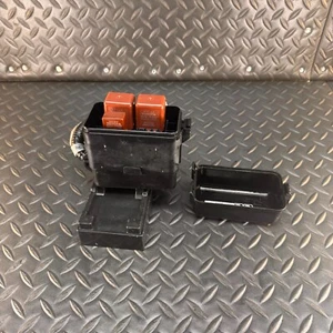 2000-2004 Toyota Avalon Fuse & Relay Box Front Right 82112-07010 OEM - Picture 1 of 9