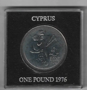 CYPRUS 1976 REFUGEES 1974 UNCIRCULATED ONE POUND COIN OFFICIAL ROYAL MINT CASE - Picture 1 of 2