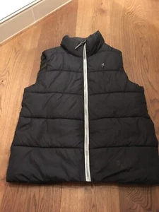 H&M Sport ~ Chaleco sin mangas negro talla 13-14 años 164 NUEVO - Imagen 1 de 2