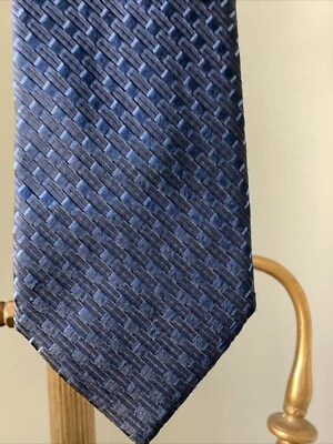 Corbata para hombre Kenneth Cole "Awareness Line" mezcla seda azul precio de venta sugerido por el fabricante 65 USD Foto 1 de 3