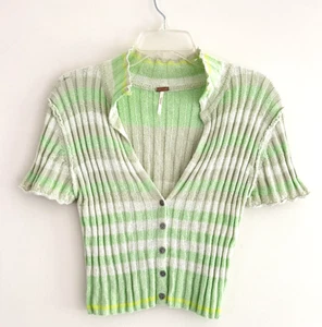 Free People Women's Green Short Sleeve Button Front Knit Crop Top Size Small - Picture 1 of 9