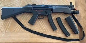 Tokyo Marui H&K MP5A4 Airsoft Electric Gun - Picture 1 of 7
