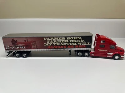 SPECCAST 1/64 IH FARMALL VOLVO 770 - Image 1 of 4