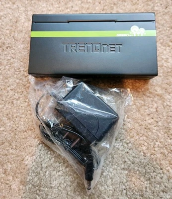 TRENDnet TE100-S80g 8-port fast ethernet GREENnet Switch with power adapter - Image 1 of 4