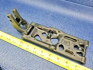 *NUOVO* ARRMA SOSPENSIONE POSTERIORE DESTRA BRACCIO A / MOZZO 8S OUTCAST KRATON 330590 330565 - Foto 1 di 4