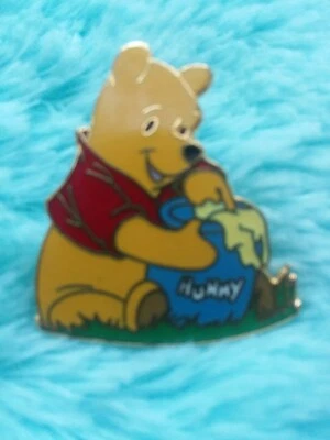 Prendedor Walt Disney World Winnie the Pooh Bear con olla de miel prendedor de coleccionista Foto 1 de 3