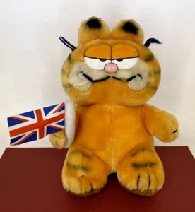 Vintage Dakin 1981 ☆ GARFIELD ☆ Holding UK Flag - 20cm Soft Toy Plush - Picture 1 of 7