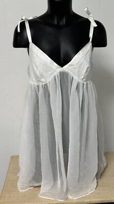 M VINTAGE VICTORIA'S SECRET Long WHITE GORGEOUS BRIDAL LACE SLIP SUIT DRESS WED - Image 1 of 4