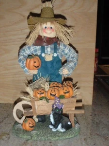 HALLOWEEN SCARECROW FIGURINE 13" FABRIC MACHE & POLYRESIN FALL DECOR PUMPKINS - Picture 1 of 7
