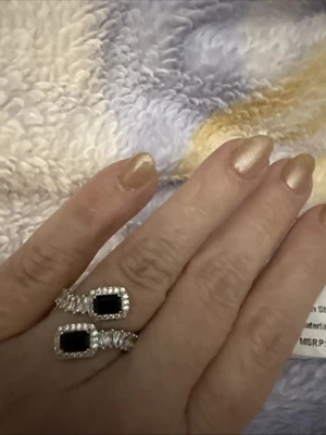 Anillo Bomb Party OG Talla 7 Love’s Labyrinth Negro Ónix Circonita cúbica en Chapado en Rodio Foto 1 de 3