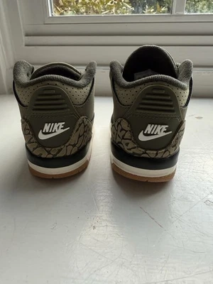 Jordan 3 Retro (TD) Niño 5c - Verde Oliva - Nuevo con caja Foto 1 de 4
