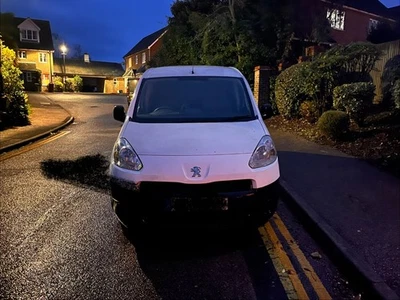 🚐 Peugeot Partner 2015 – White – Spares or Repair – NO MOT 🚐 - Image 1 of 4
