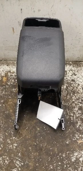 Consola piso delantero sin cargador inalámbrico compatible con 16-18 TACOMA negro FD15 Foto 1 de 4