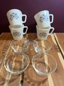 Vtg PYREX 4 Blueberry Milk Glass Cups/Mugs & 5 Clear Scalloped Custard Cups #463 - Picture 1 of 7