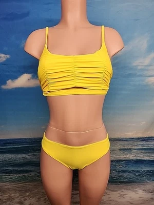 Nuevo traje de baño de dos piezas sin etiqueta talla mediana color amarillo  Foto 1 de 4