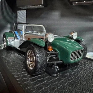 Limited edition not displayed Kyosho 1 18 Caterham Super Seven Green - Picture 1 of 10
