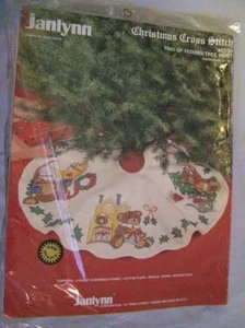 Janlynn Trio of Teddies  Christmas Tree Skirt Kit Cross Stitch - Picture 1 of 1