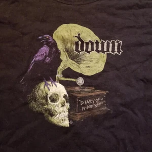 DOWN Diary of a Mad Band Metal Musik T-Shirt Größe RAR XL Totenkopf Krähe Grammophon - Bild 1 von 10